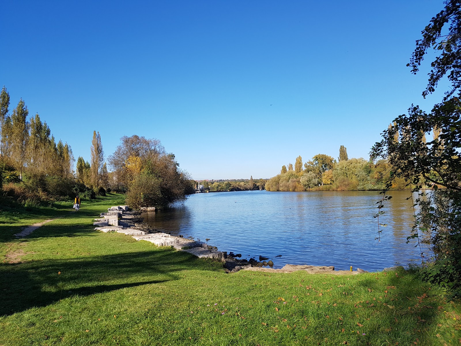 Mainufer-Picknick