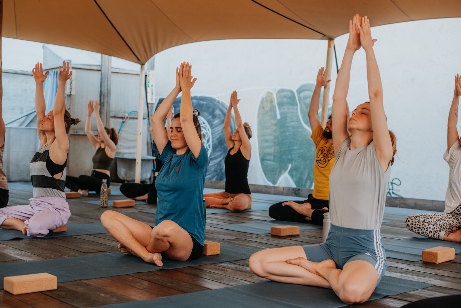 Outdoor Yoga im Stadtbad Leipzig